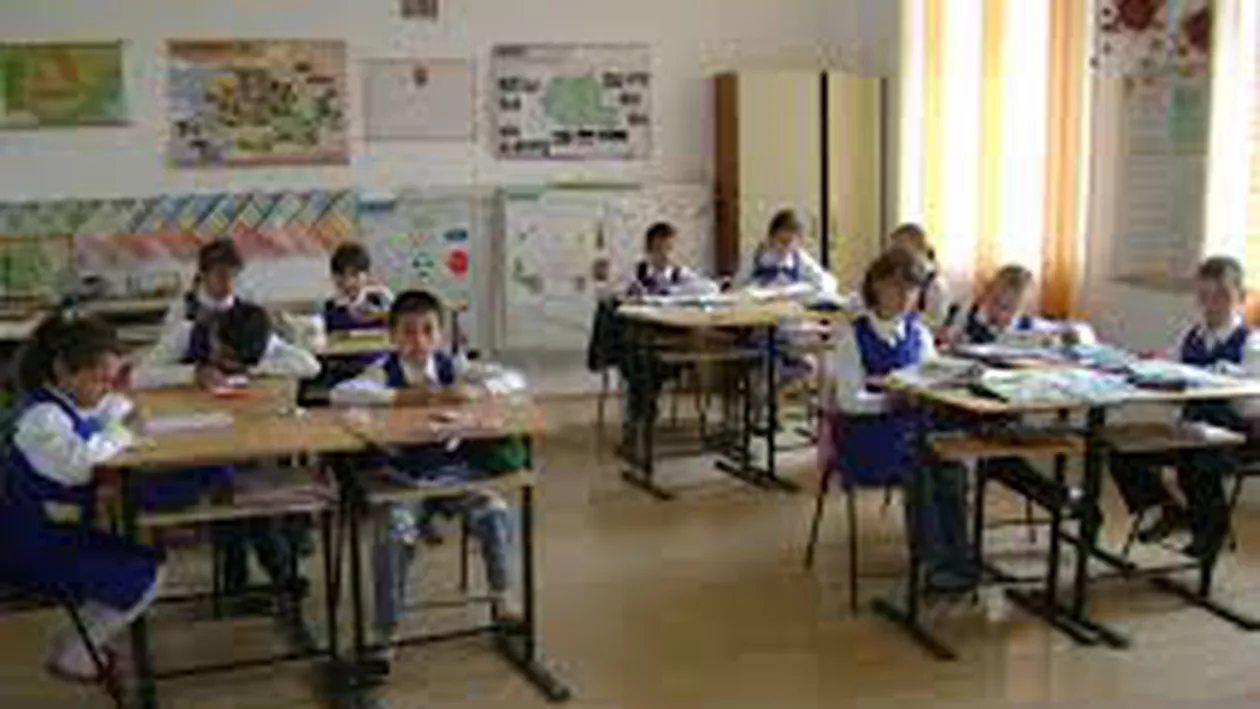 Directoarea unei școli din Constanța, acuzată că îi lovește și îi jignește pe elevi