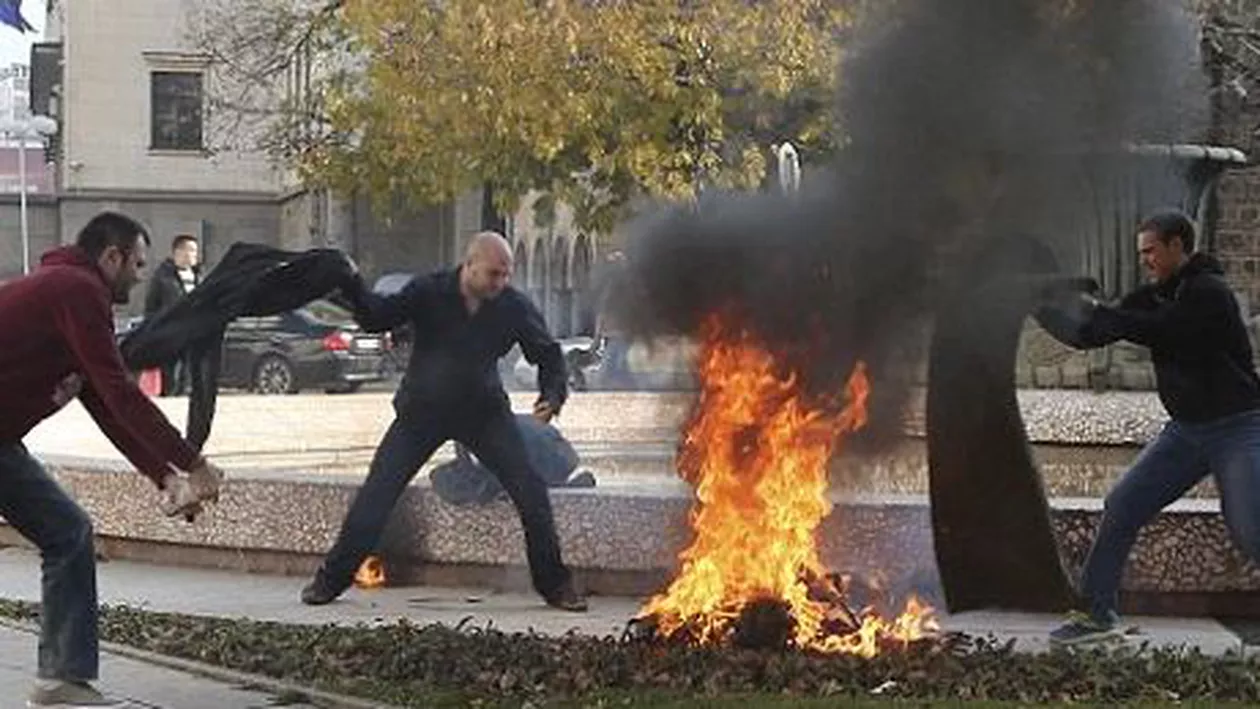 Un bărbat s-a autoincendiat în sud-vestul Bulgariei, în curtea unei biserici