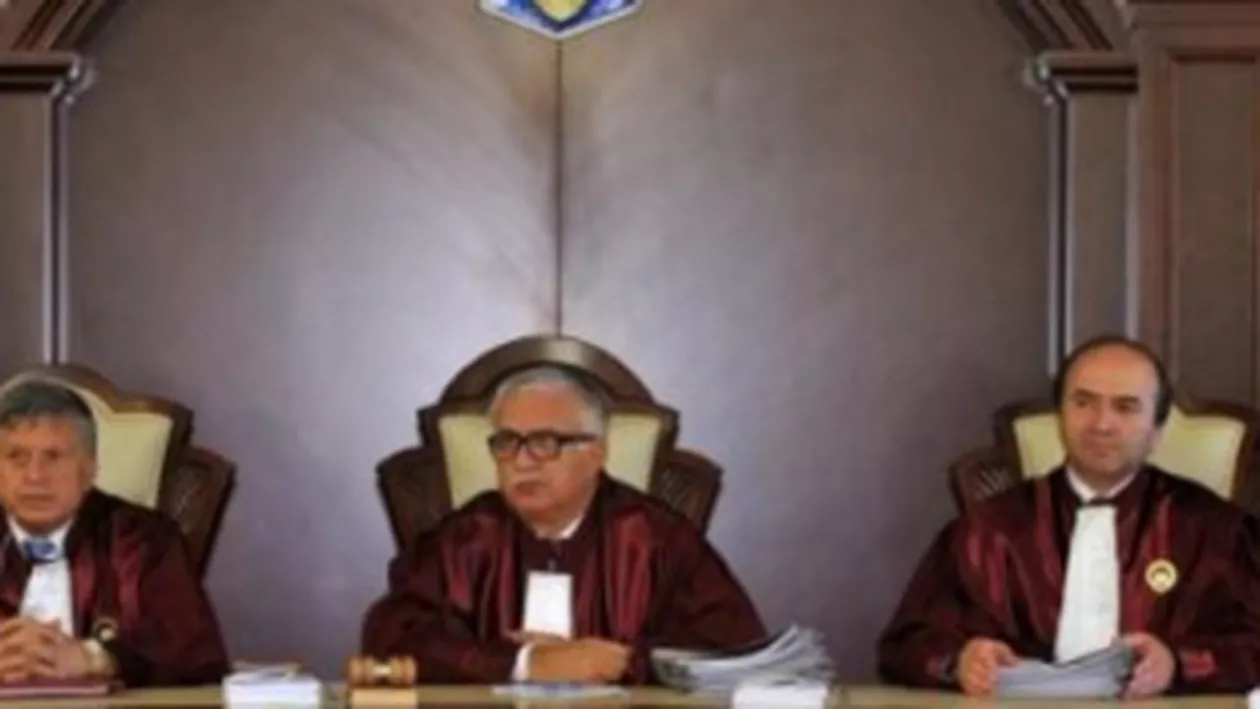 CCR a respins 21 contestaţii privind anularea primului tur al alegerilor prezidenţiale