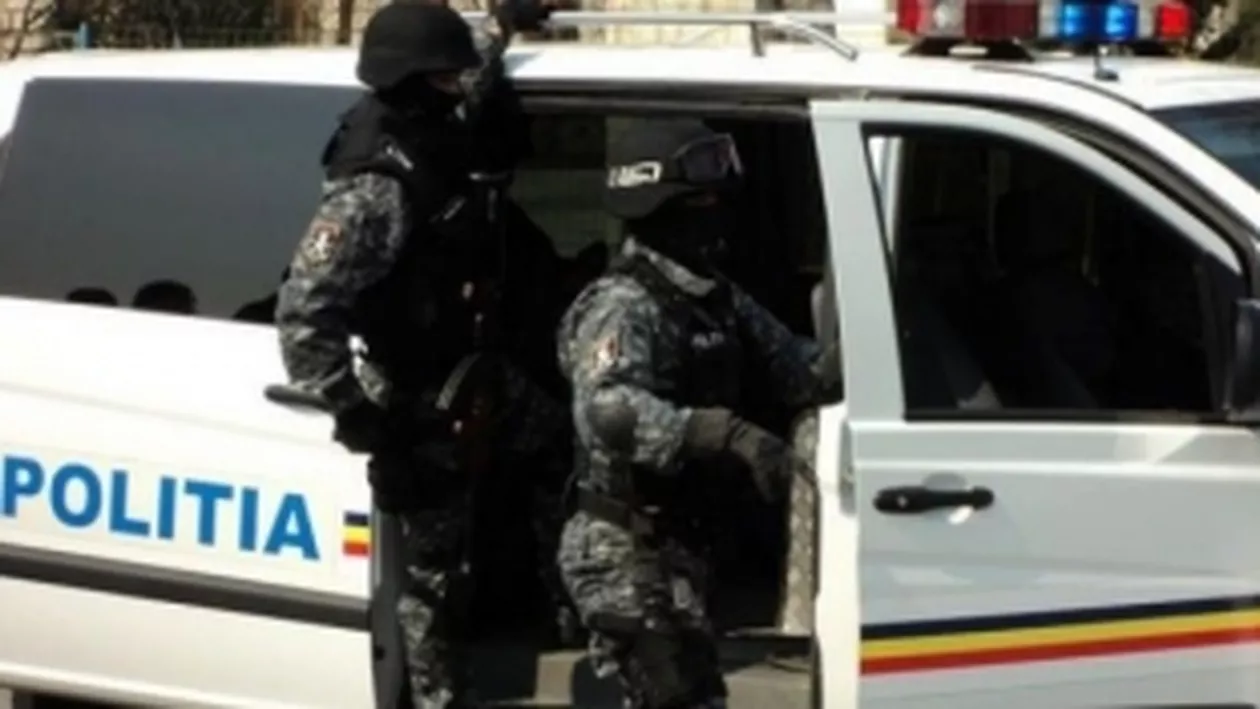 Călărași: Persoane suspectate că vindeau țigări fabricate ilegal din tutun recuperat de la groapa de gunoi, cercetate