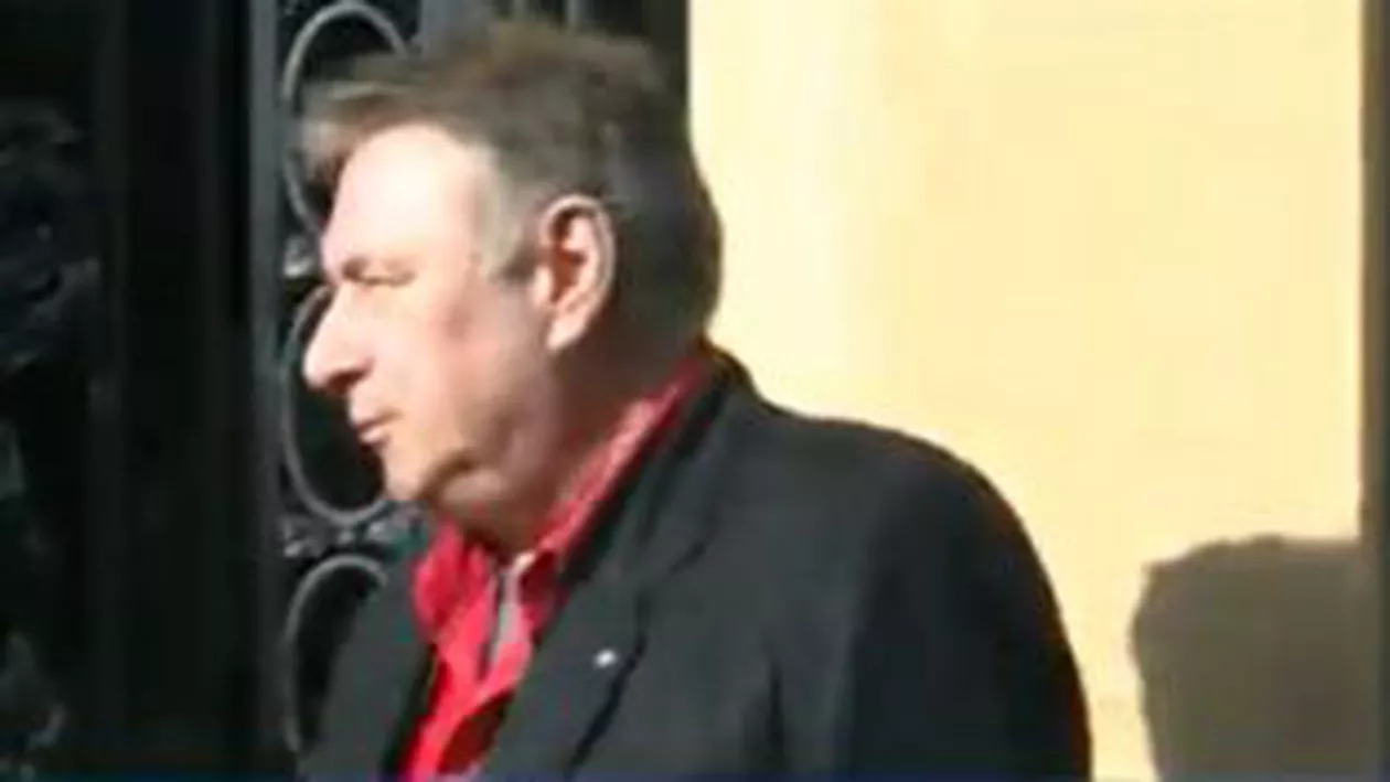 Schimb dur de replici între Mădălin Voicu și Cătălin Ivan în fața sediului PSD (VIDEO)