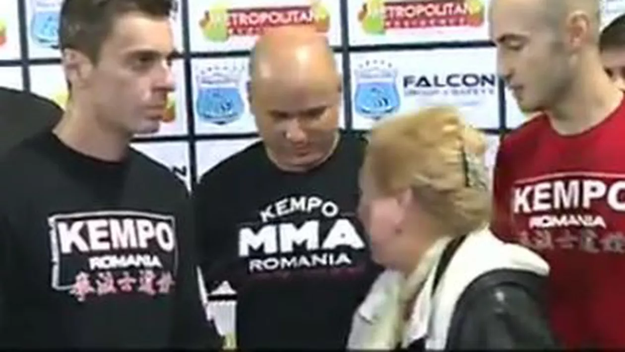 Mircea Badea, snopit în bătaie de motociclistul pe care l-a jignit: Prezentatorul a abandonat în repriza a doua (VIDEO)