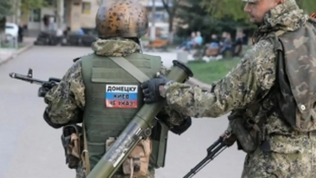 Un militar a fost ucis de un lunetist, iar alţi 15 au fost răniţi în estul Ucrainei