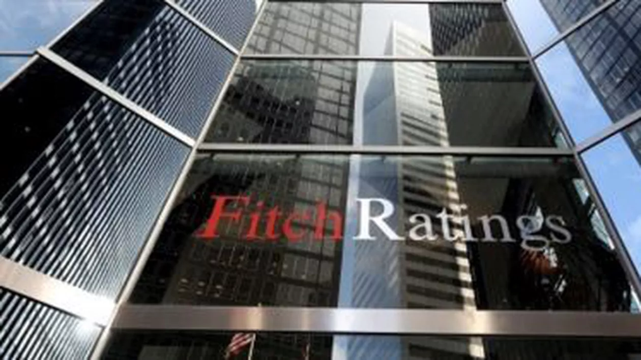 Fitch a revizuit în urcare ratingul Renault estimând o îmbunătățire a operațiunilor pe termen mediu