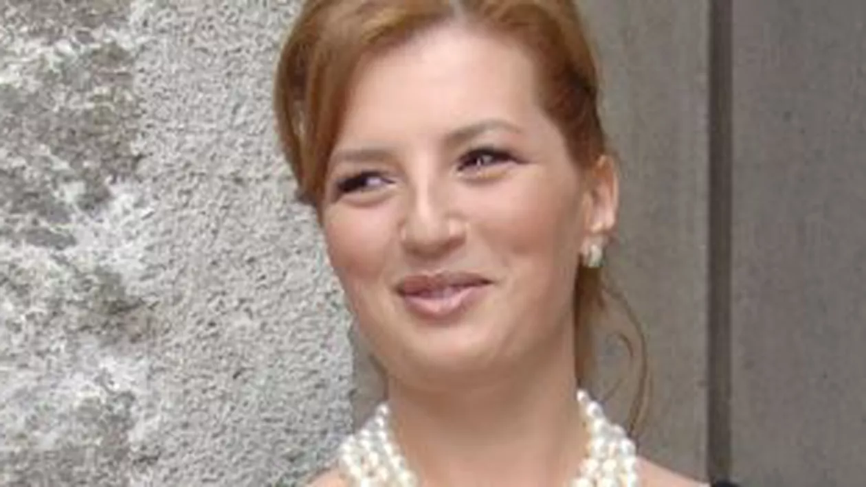 Ioana Băsescu, fiica cea mare a președintelui, a născut un băiețel (FOTO)