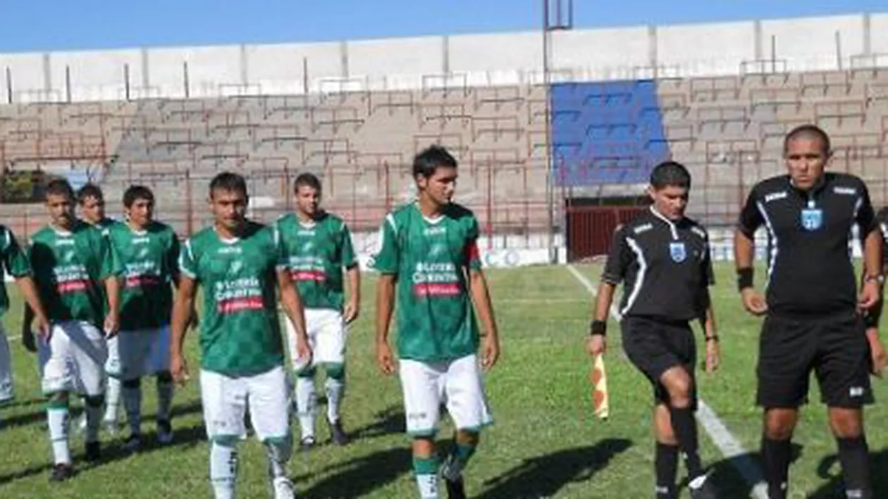 Preşedintele unei grupări argentiniene din a treia ligă, acuzat că i-a jefuit pe jucători