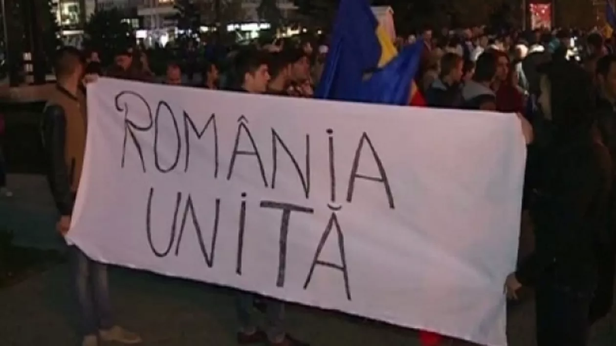Aproximativ 30.000 de români au participat la manifestaţii pro-Ponta în toată ţara