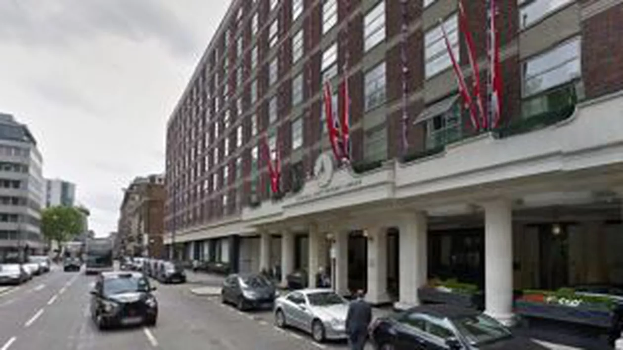 O explozie s-a produs în subsolul unui hotel din Londra: 14 persoane au fost rănite
