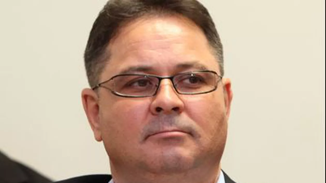 Iași: Senatorul PPDD Ionel Agrigoroaei, amenințat cu moartea de un tânăr interlop care i-a săpat o groapă în curte (FOTO)