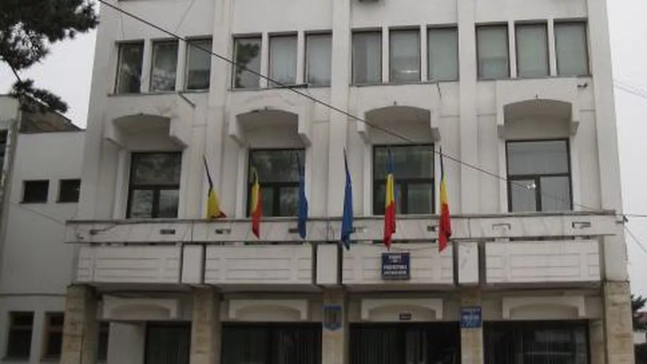 O angajată a Prefecturii Buzău, audiată de DNA Ploieşti, a fost găsită spânzurată