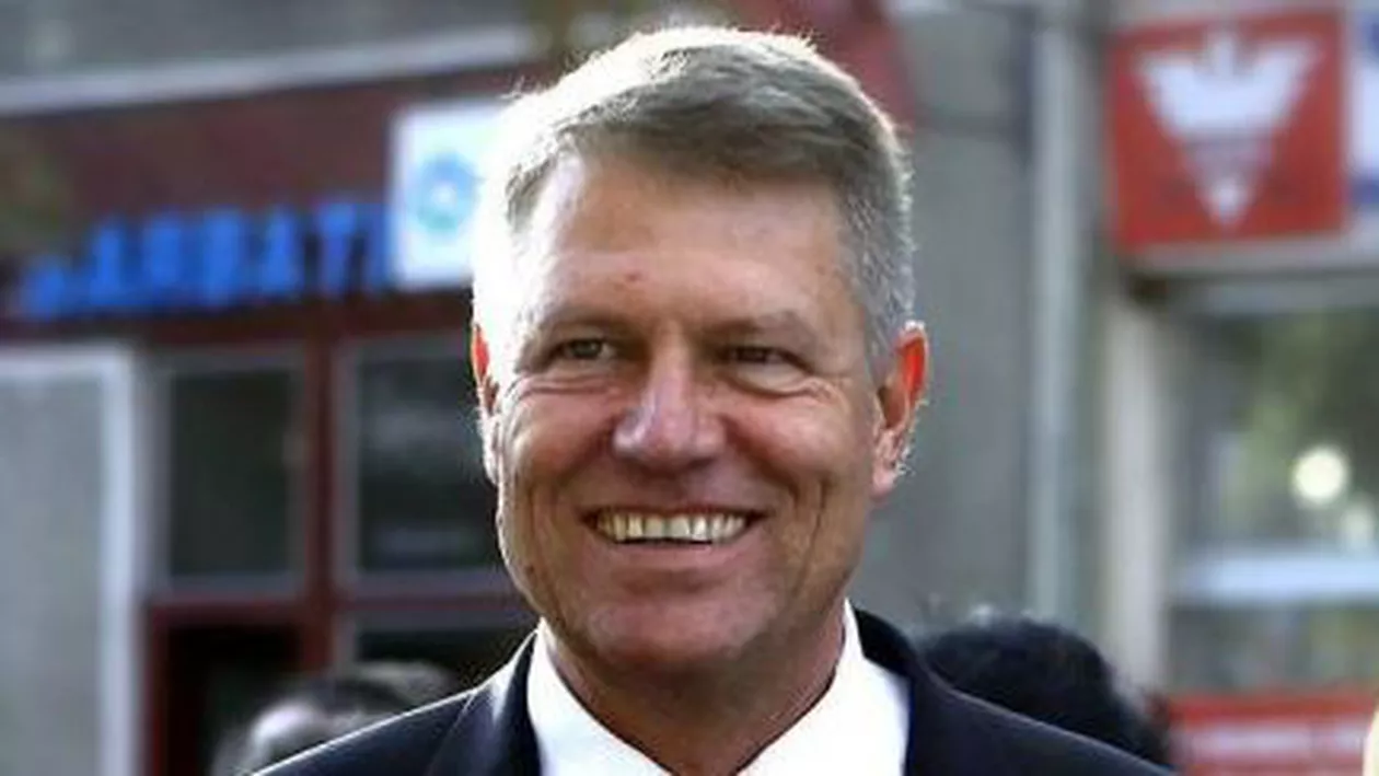 Klaus Iohannis va juca un meci demonstrativ cu Simona Halep, anul viitor, la Sibiu