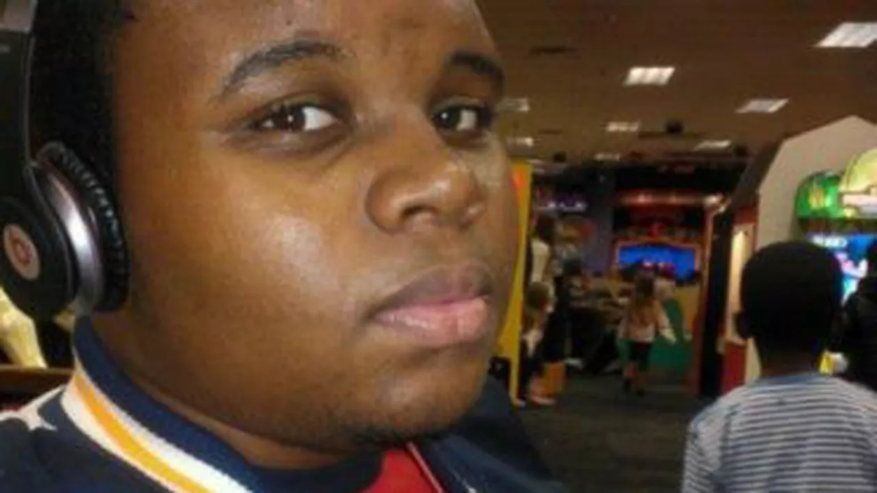 Violențe în Ferguson, după ce polițistul care a împușcat un tânăr de culoare a scăpat de condamnare. Obama face apel la calm