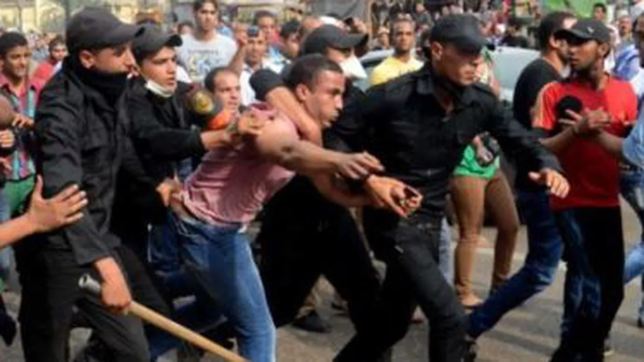 Egipt: 78 de manifestanți pro-Morsi minori au fost condamnați la închisoare