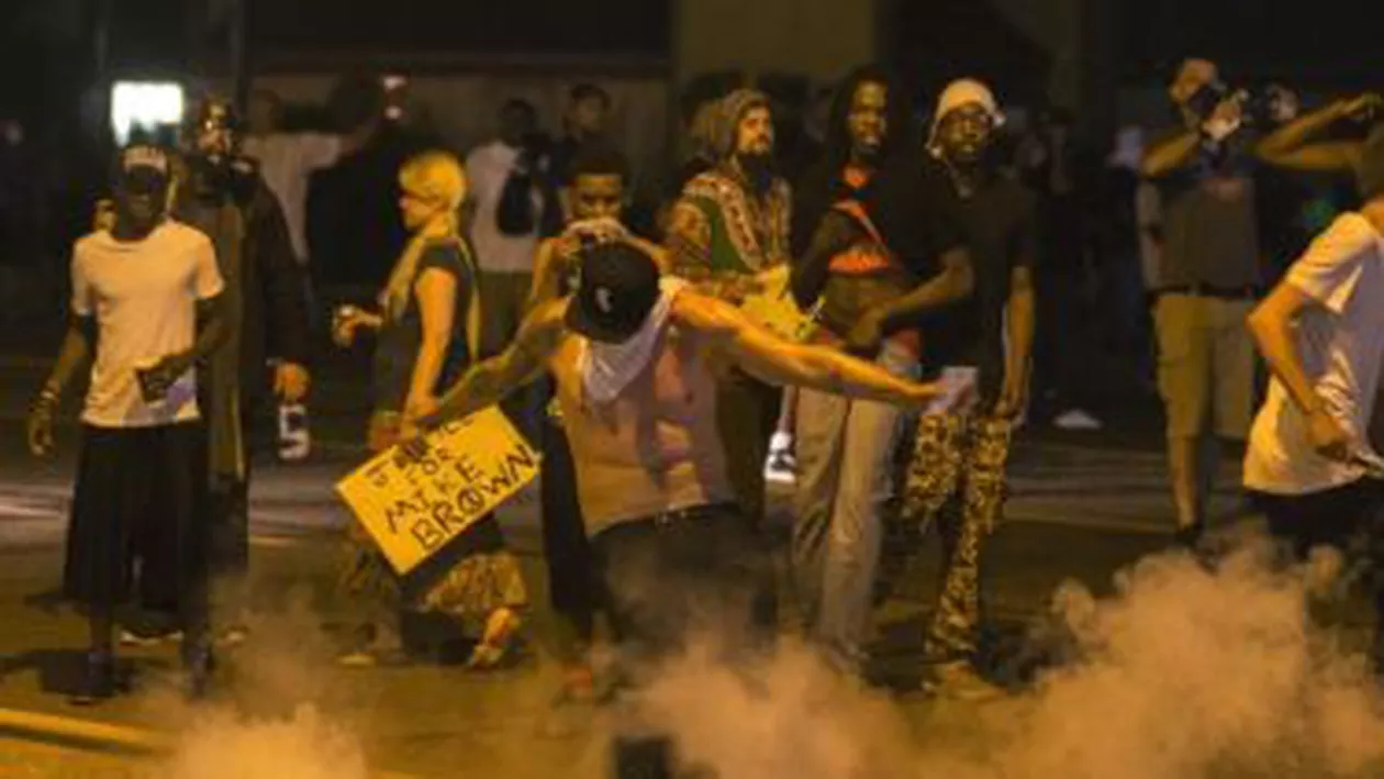 Manifestații la Ferguson: 15 persoane au fost arestate
