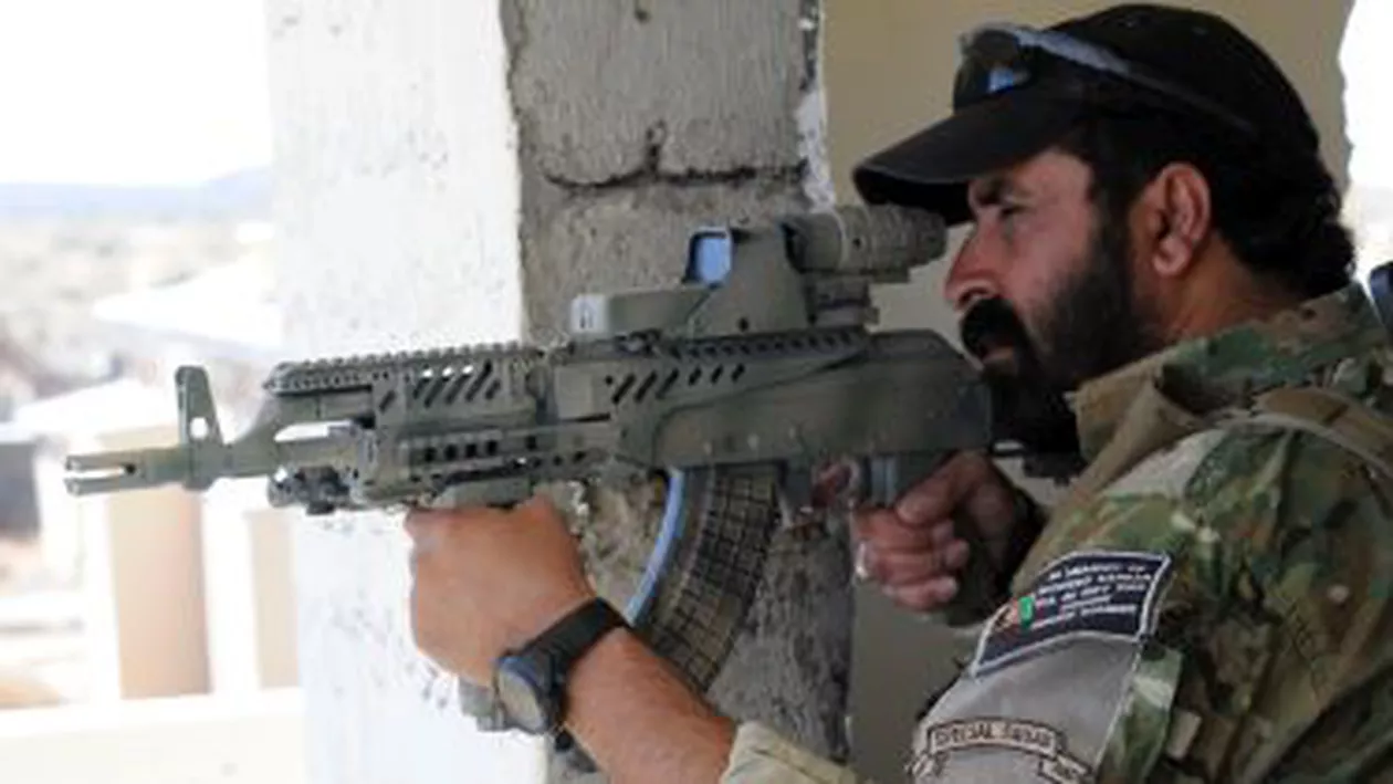 Afganistan: Poliţiştii au împuşcat o pasăre pe care erau montate o antenă, dispozitive electronice şi explozibili