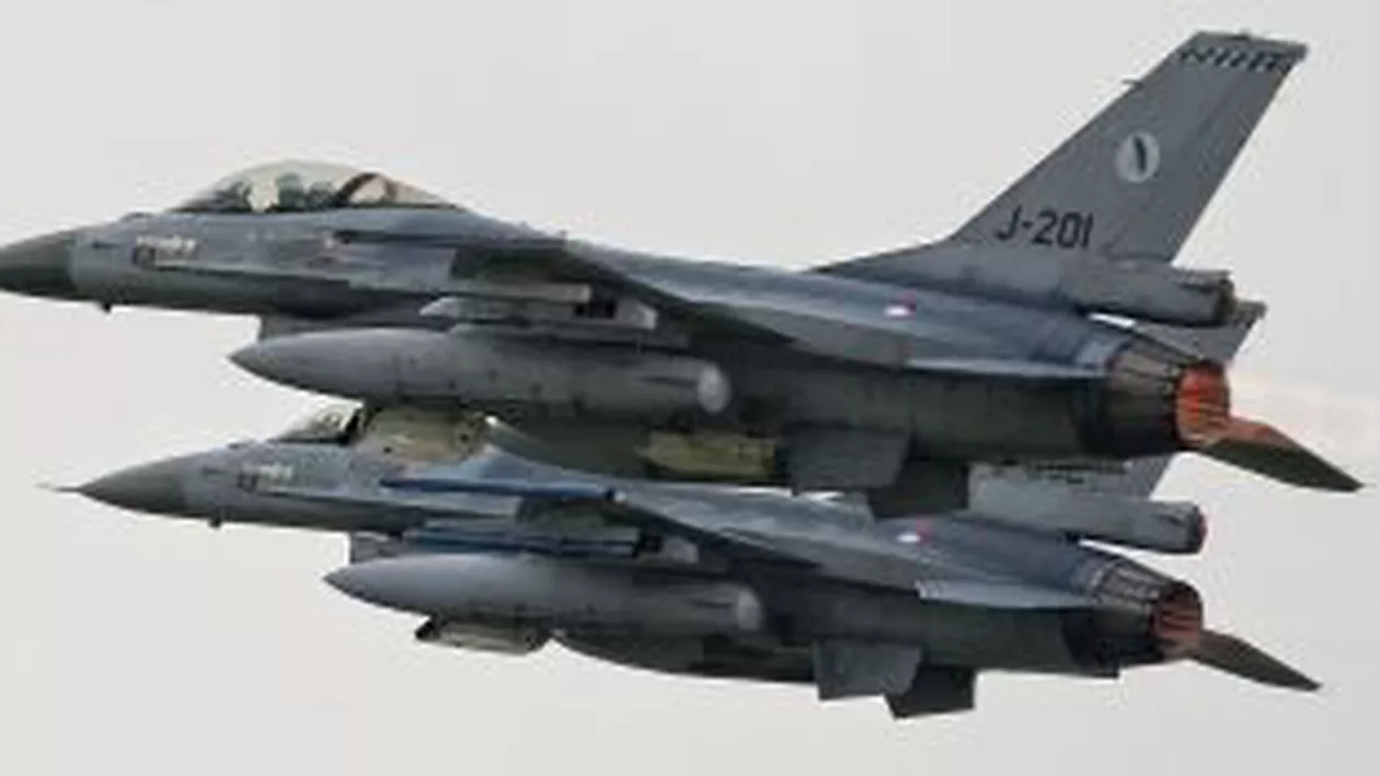 Autoritățile norvegiene au publicat imagini cu un avion militar al Rusiei care execută o manevră periculoasă lângă o aeronavă a NATO (VIDEO)