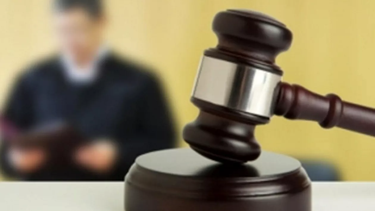 Liber la atacuri împotriva justiţiei: A fost promulgată legea care abrogă articolul 276 din Codul Penal