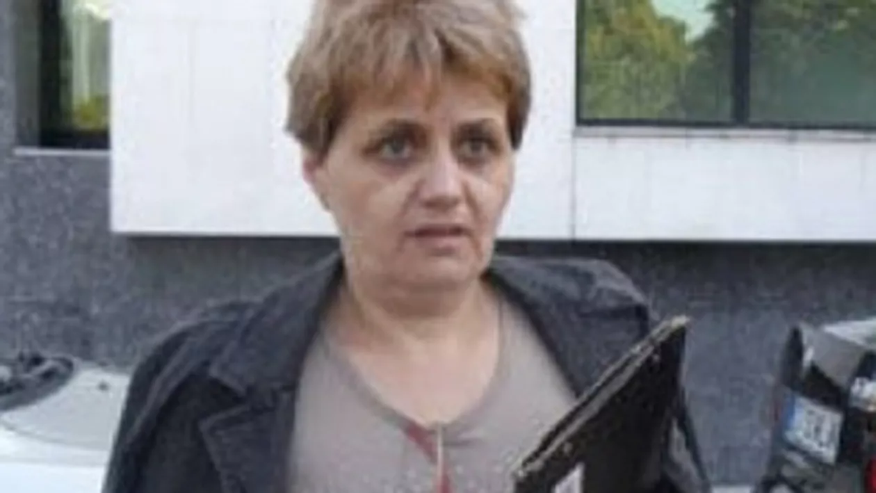 Senatoarea grevistă, Cristiana Anghel, atacă din nou: Vrea să-i taie indemnizaţia unui PNL-ist
