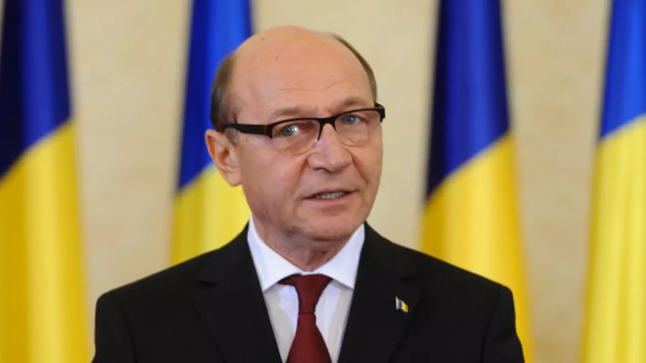 Preşedintele Traian Băsescu a decorat mai mulți actuali și foști consilieri