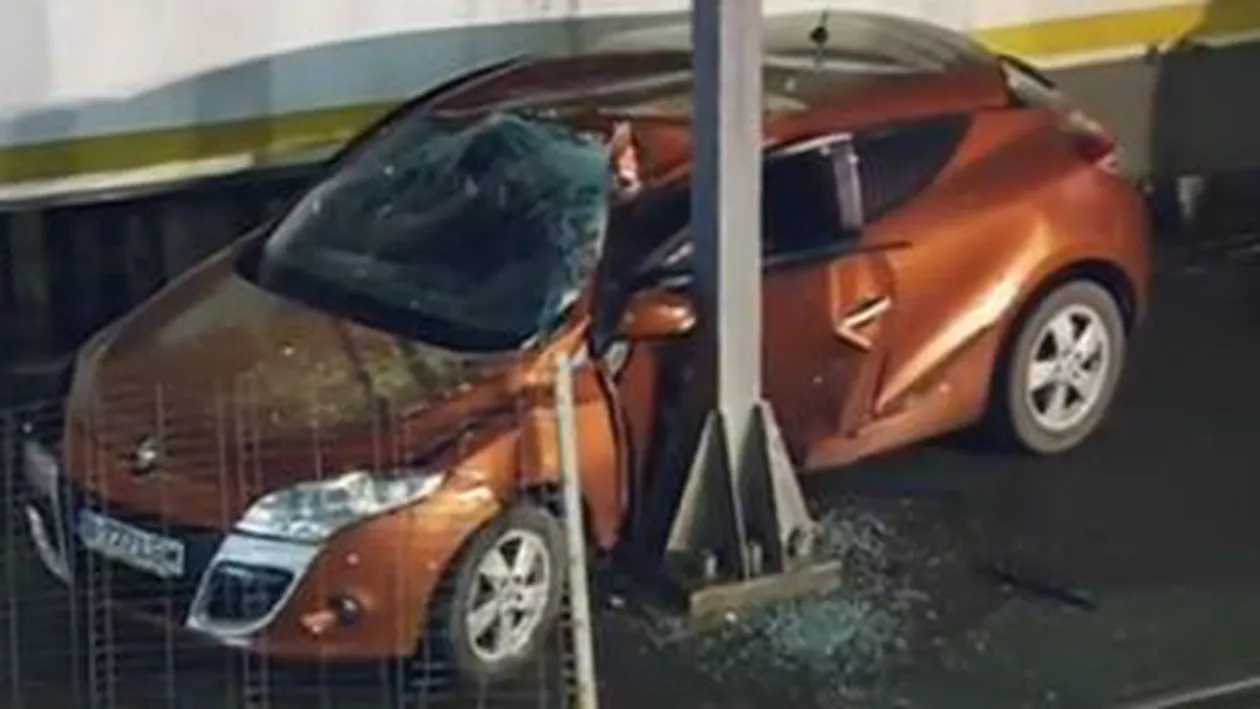 Accident în pasajul de la Piața Victoriei din Capitală: Un tramvai a ieșit de pe șine. Circulația, reluată după două ore. Primele imagini de la fața locului (VIDEO)