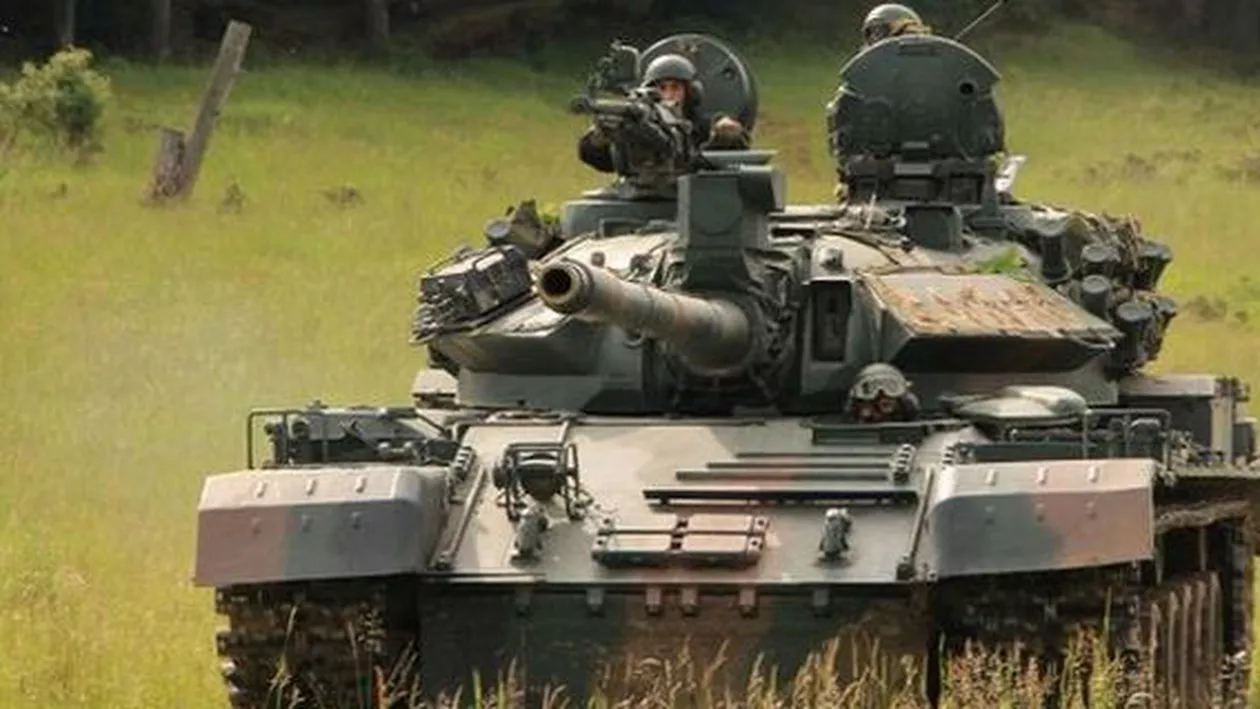 Un tanc românesc TR-85 face senzaţie pe internet (VIDEO)