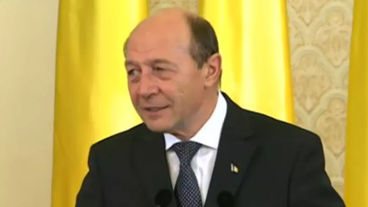 Băsescu, întrebat dacă Antena 3 e aici: ”Antena 3, dar ce, e televiziune? Știam că e numai presa aici, îmi pare rău (VIDEO)