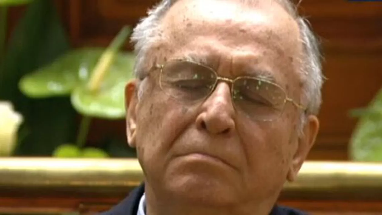 Ion Iliescu a adormit la Parlament, în timpul discursului susținut de Klaus Iohannis (VIDEO)