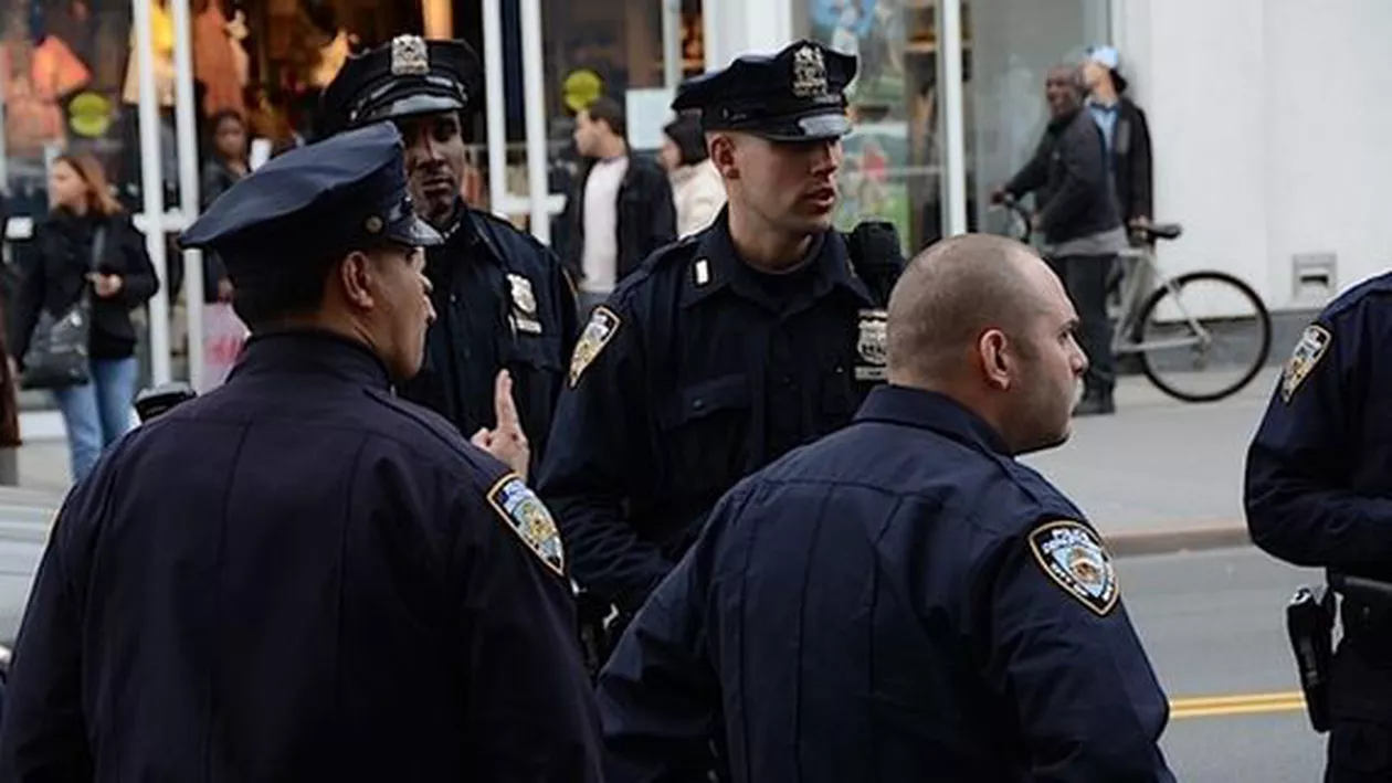Doi polițiști au fost asasinați la New York de către un bărbat care s-a sinucis ulterior