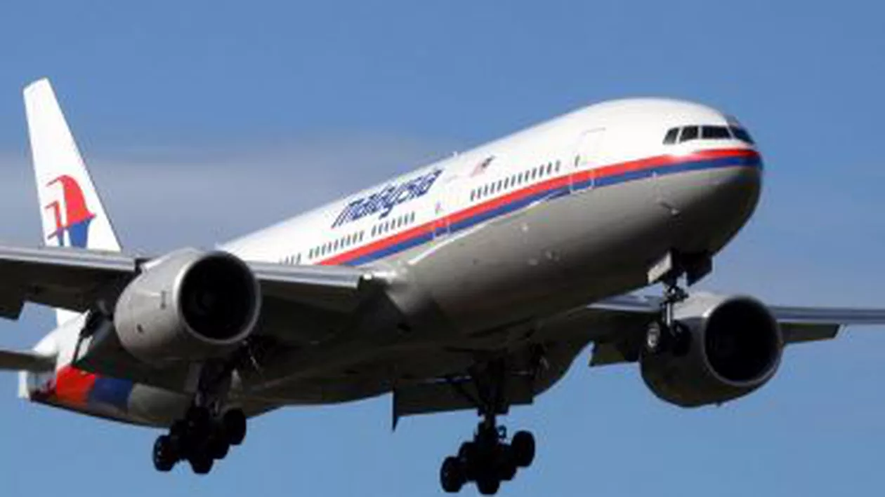 Avionul Malaysia Airlines dispărut în martie ar fi fost doborât de Statele Unite de teama unui atentat