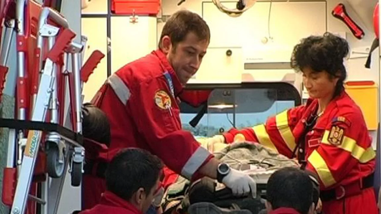 Argeș: O persoană a murit și alte trei au fost rănite după ce două mașini s-au ciocnit pe DN 7