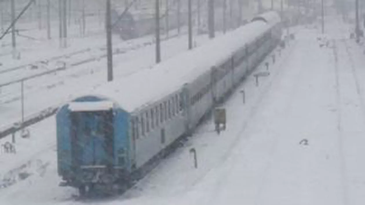 23 de garnituri de tren cu rute spre Galaţi, Constanţa şi Bucureşti au fost anulate din cauza ninsorii și a viscolului
