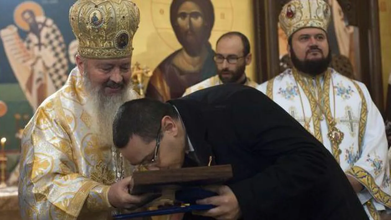 Ponta, un premier aparent smerit: Nu se mai dă huţa pe ecrane, nu mai deturnează Like-uri, nu mai este nici măcar mândru