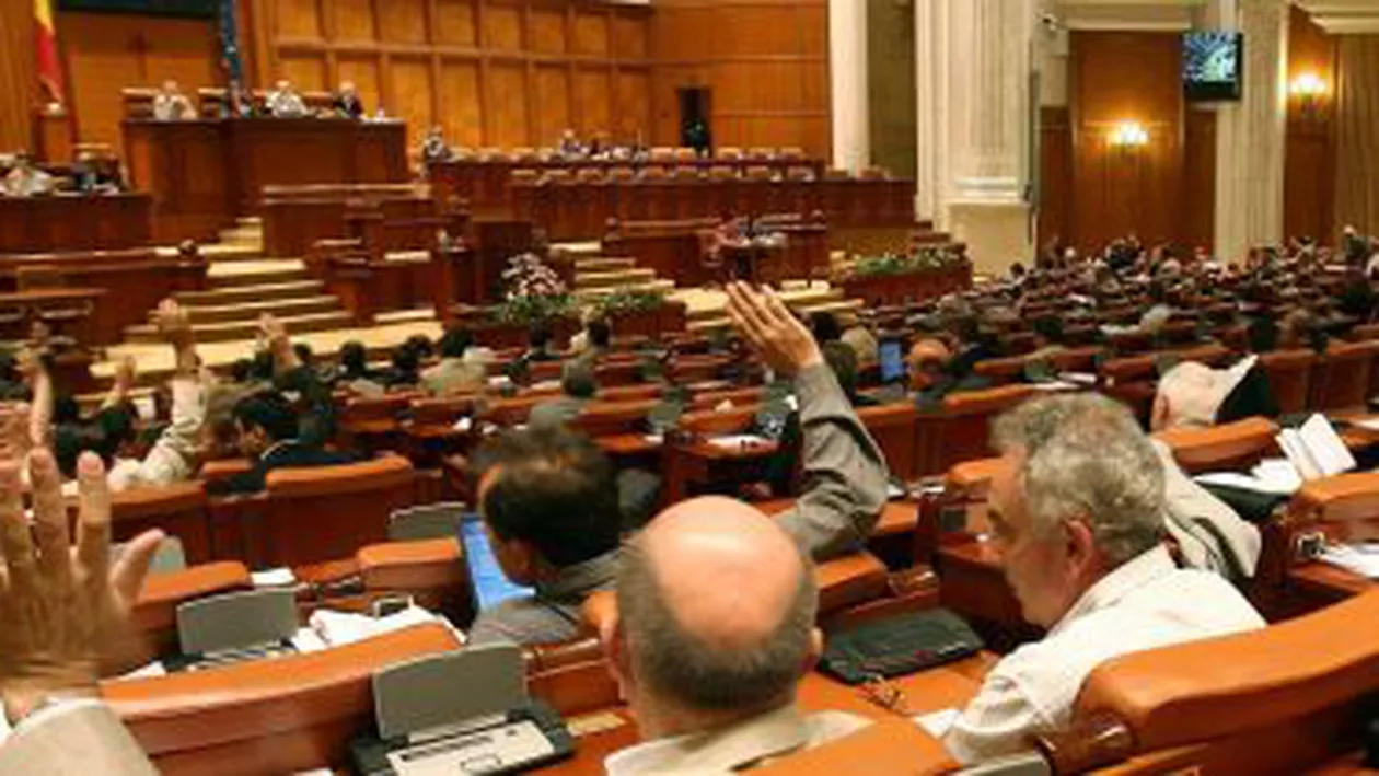 Parlamentarii, salarii de 5.000 lei pe lună: În 2014 au avut doar 65 ședințe de plen