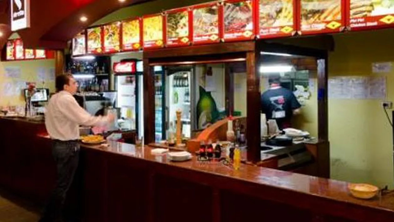 Incendiu în zona de fast-food a magazinului Unirea din București