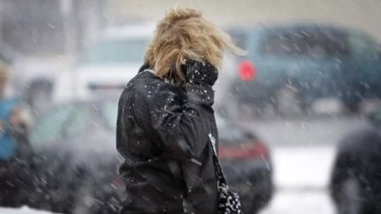 Informare meteo de ninsori, polei și intensificări ale vântului pentru întreaga țară
