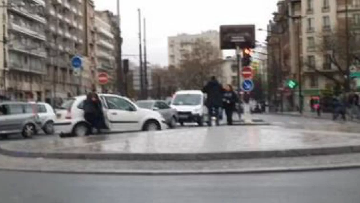 Italia: Un cetățean albanez s-a baricadat într-o clădire și amenință că se aruncă în aer