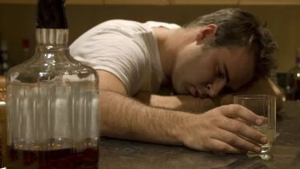 Călărași: Doi bărbați au murit și alți patru au fost spitalizați după ce ar fi băut alcool metilic