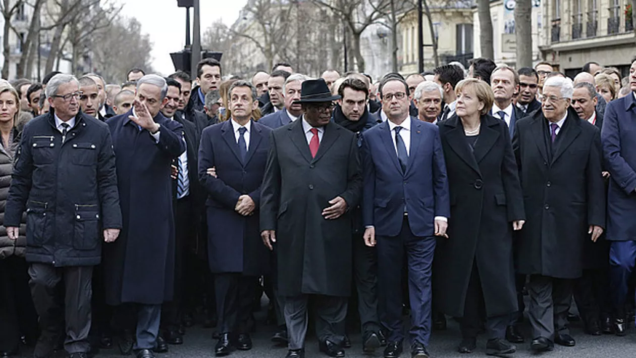 Sarkozy, ironizat după ce s-a furișat în primul rând la marșul solidarității de la Paris (FOTO)