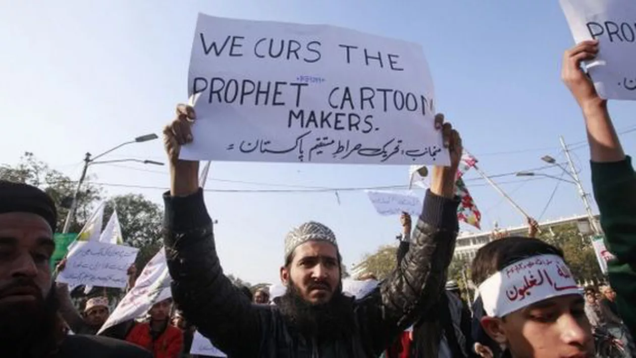Proteste în Pakistan, împotriva publicației Charlie Hebdo: Un fotograf al AFP a fost rănit
