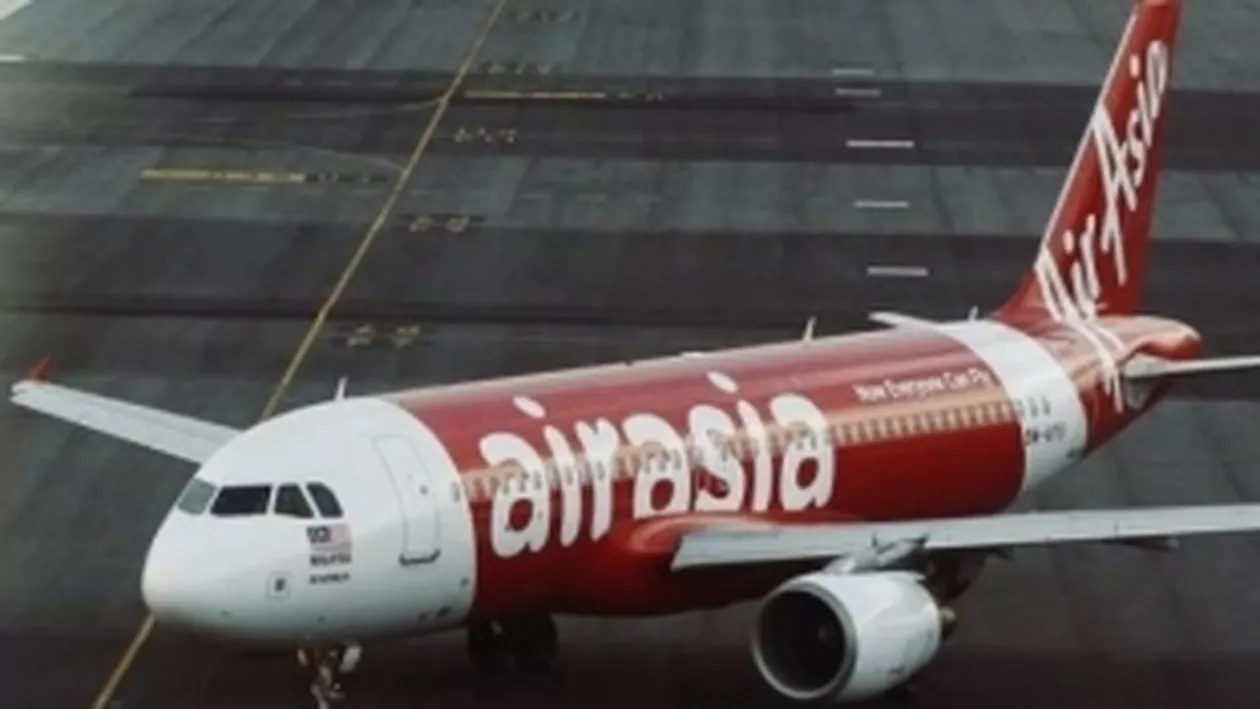 Șase cadavre au fost recuperate din fuselajul avionului Air Asia, prăbuşit în Marea Java