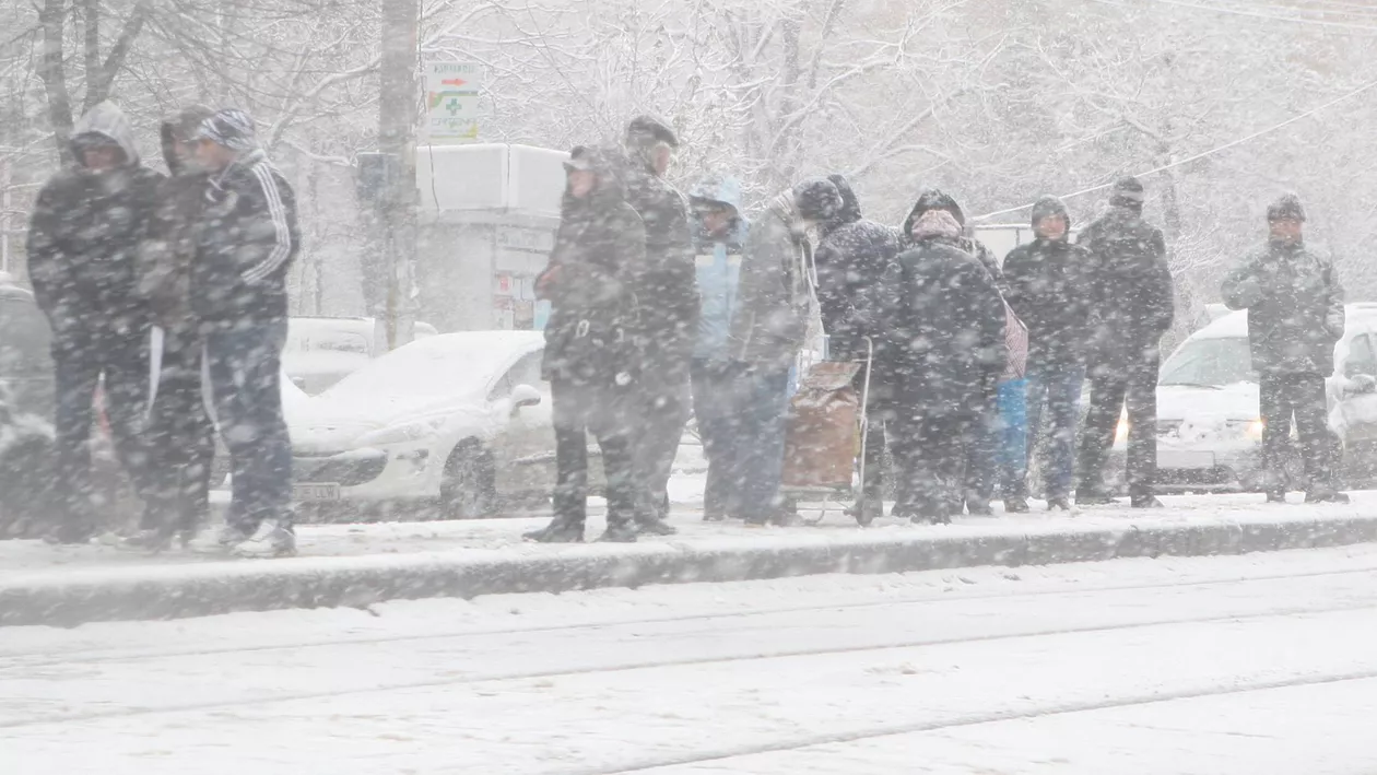 Avertizare de ninsori în Moldova, Transilvania şi zonele de deal şi munte, până luni după-amiază (FOTO)