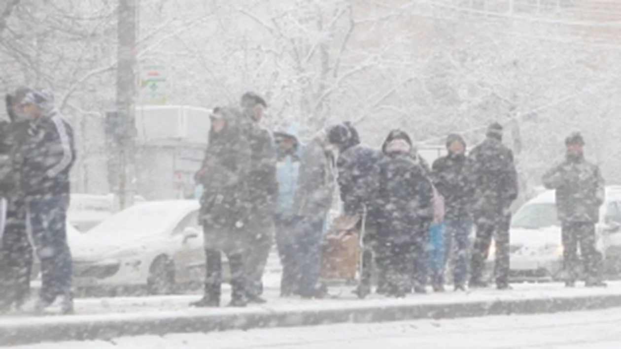 Cod galben de ploi, intensificări ale vântului și ninsori în 18 județe (FOTO)