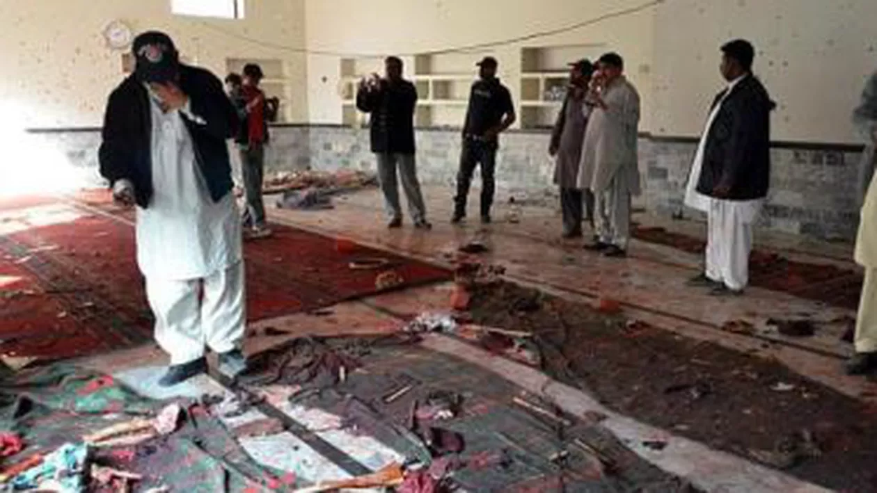 Pakistan: 60de persoane au fost ucise într-un atentat la o moschee șiită