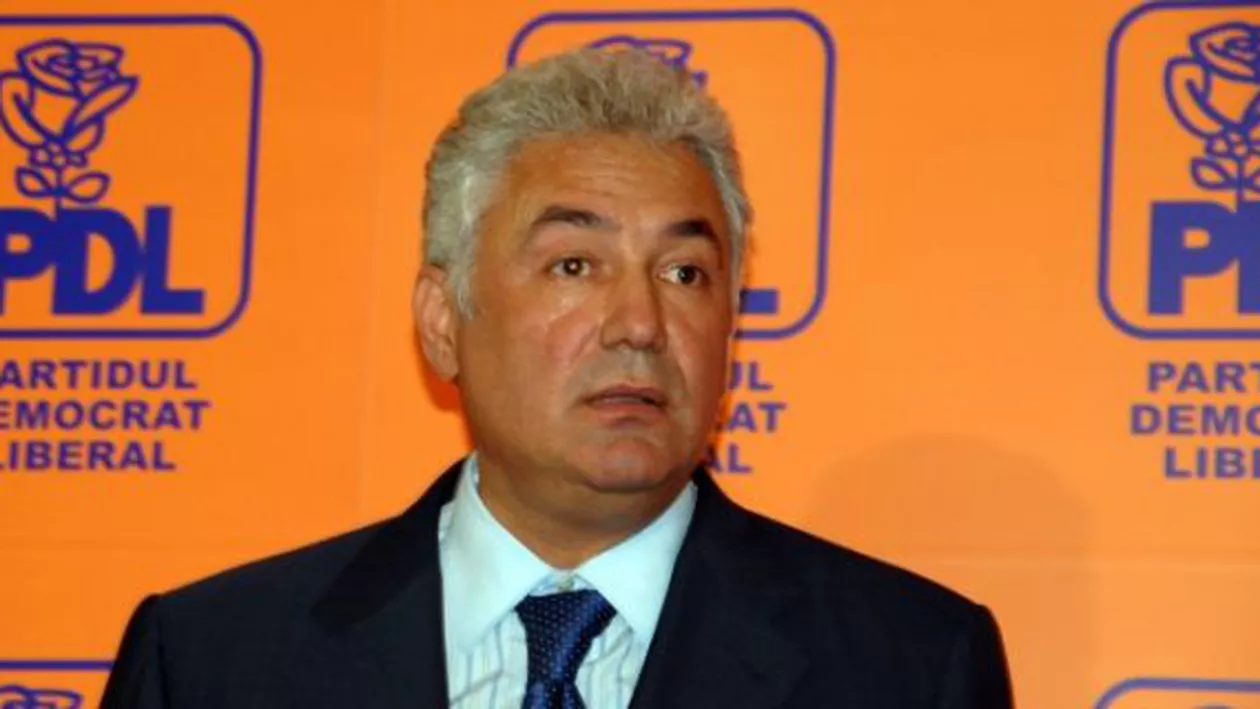 Adriean Videanu a demisionat de la conducerea PDL București