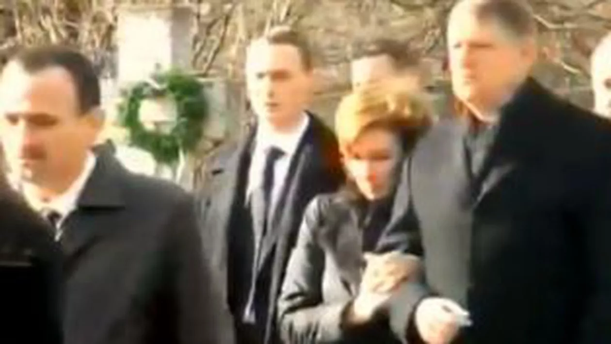 Klaus Iohannis a participat la înmormântarea prietenului său Cristian Pavel, directorul adjunct al Tursib