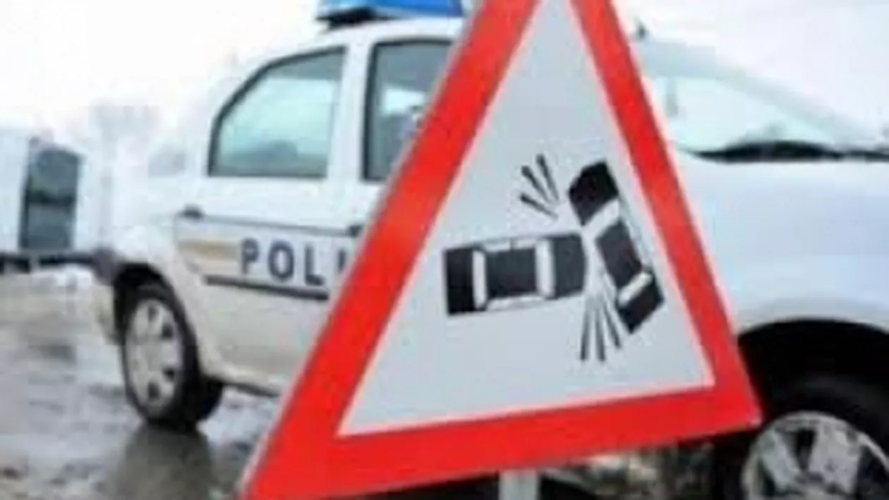 Ialomița: Două persoane au murit după ce mașina în care se aflau a intrat pe contrasens și s-a ciocnit cu un autobuz