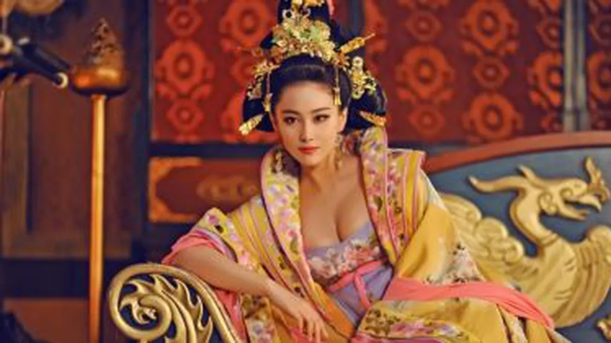 China: Internauții se opun cenzurării scenelor cu decolteuri din serialul ”Împărăteasa Chinei”