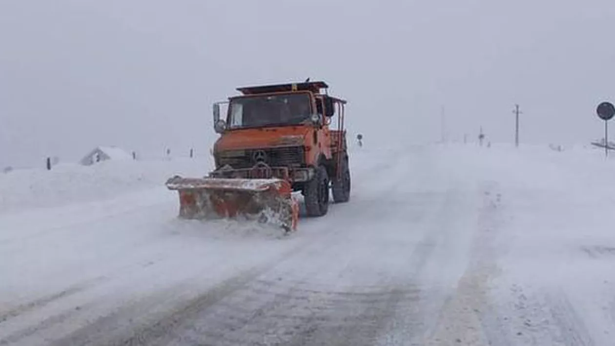 Circulația rutieră spre Rânca a fost reînchisă din cauza viscolului