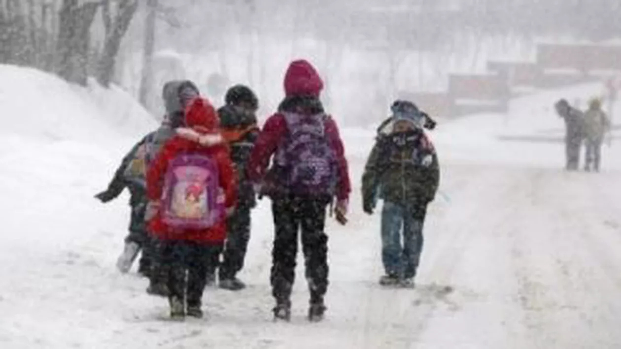 Mai multe școli din județele Alba și Cluj, închise din cauza condițiilor meteorologice