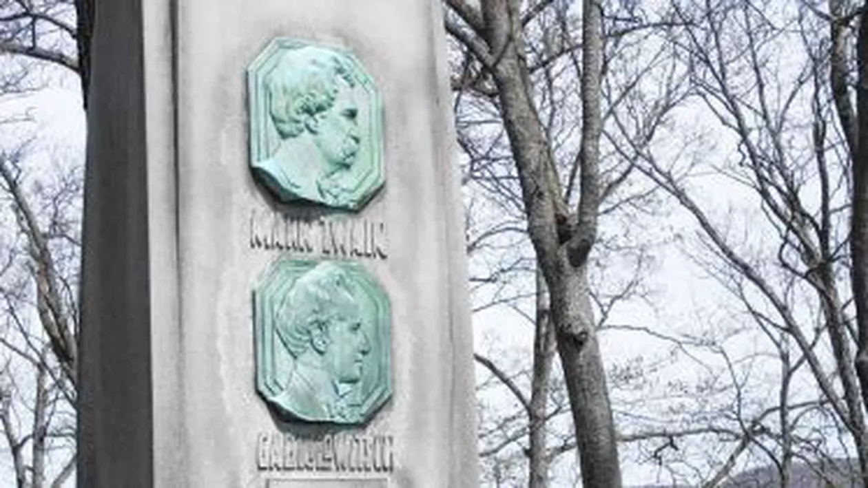 Placheta funerară a scriitorului Mark Twain a fost furată, între Crăciun și Revelion (FOTO)